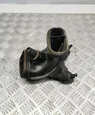 Opel Astra J Air intake duct part 315875880 13337772