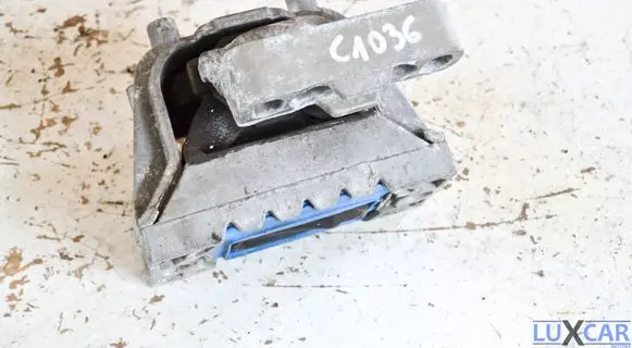 Volkswagen PASSAT B7 Engine mount bracket 1K0199262CR