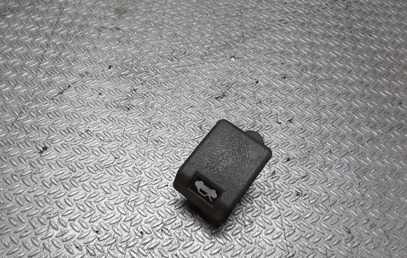 Mitsubishi Pajero Engine bonnet (hood) release handle