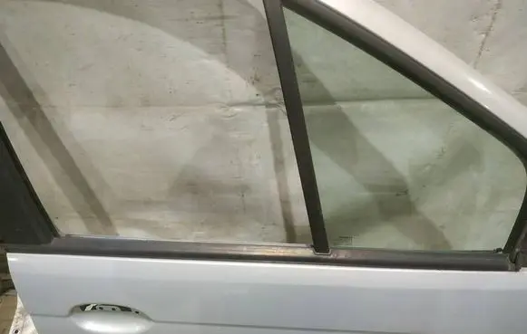 Renault Scenic I Front door glass trim molding 