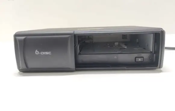 Volkswagen Touareg I CD/DVD changer FA05735
