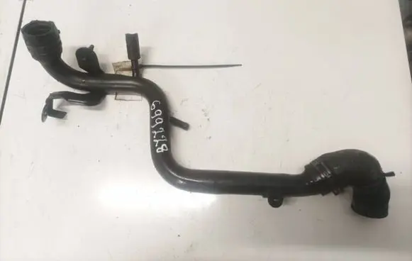 Volkswagen PASSAT B5.5 Engine coolant pipe/hose