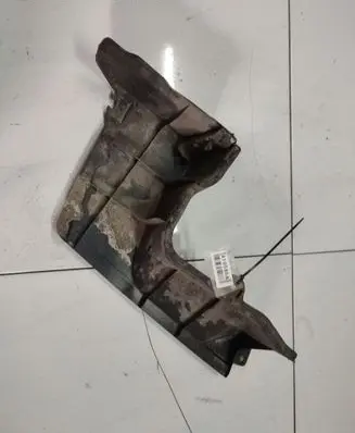 Volkswagen PASSAT B4 Engine splash shield/under tray 