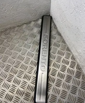 KIA Sorento Front sill trim cover 858863E000