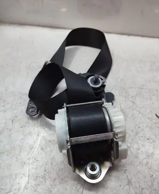 BMW X3 E83 Front seatbelt 3448358