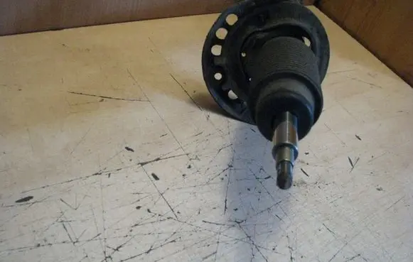 KIA Ceed Front shock absorber/damper 817211J020