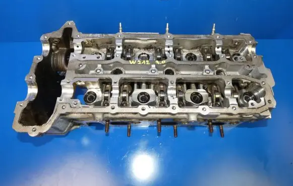 Mercedes-Benz E W212 Engine head A6420109720