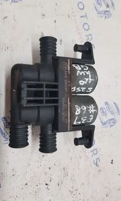 BMW 5 E39 Coolant heater control valve 8374995 64128374995