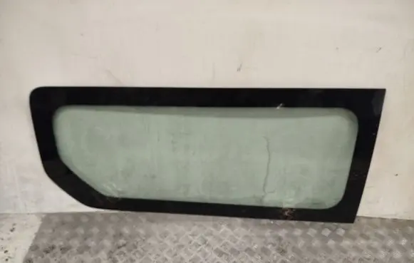 Renault Trafic III (X82) Rear side window E243R000464 DOT39AS2M33
