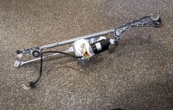 Mercedes-Benz C W203 Front wiper linkage and motor A2038200342