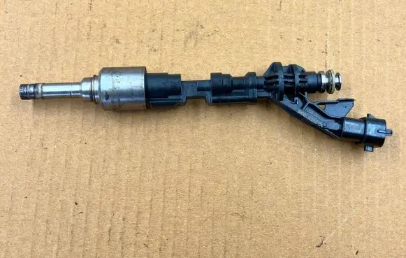 Ford Focus Fuel injector BM5G9F593BA DZL74