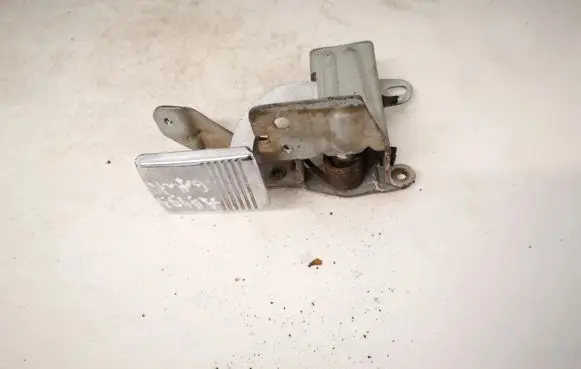 Tailgate opening switch