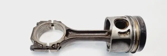 Volkswagen PASSAT B5 Piston with connecting rod