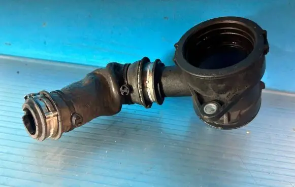 Ford Fiesta Turbo air intake inlet pipe/hose AV219C623AF