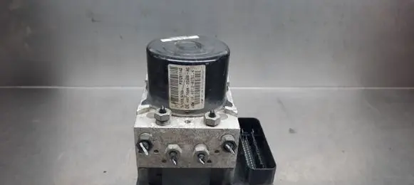 Volvo V70 ABS Pump 31261142