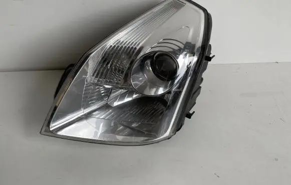 Renault Vel Satis Headlight/headlamp 8200014357