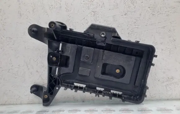 Volkswagen PASSAT B6 Battery tray 1K0915333H