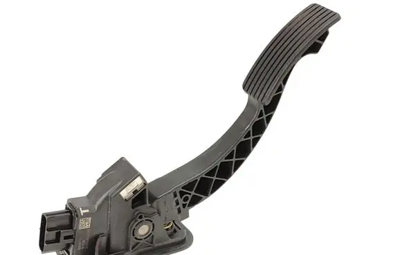 Accelerator throttle pedal
