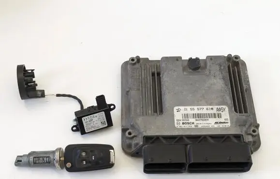 Opel Insignia A Engine ECU kit and lock set 55577619 55575349 0281017453