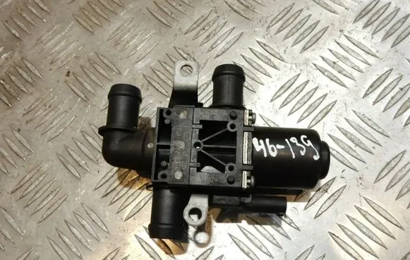 BMW 5 F10 F11 Coolant heater control valve 8572513 46139