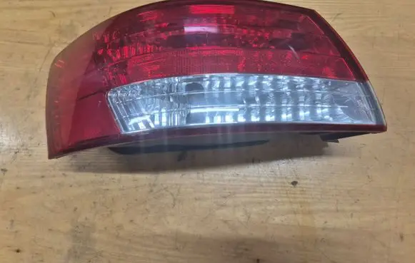 Hyundai Sonata Rear/tail lights 60406B