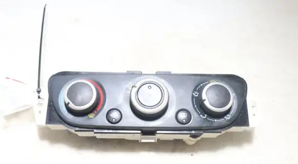 Renault Megane III Interior fan control switch 