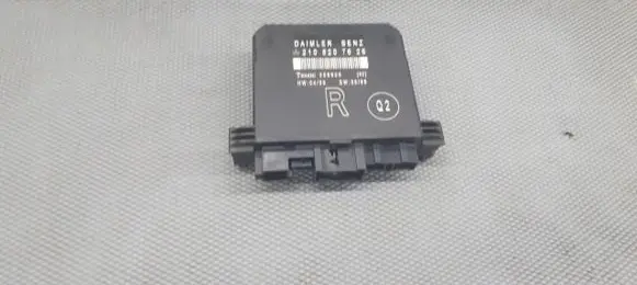 Mercedes-Benz E W210 Door control unit/module 2108207626
