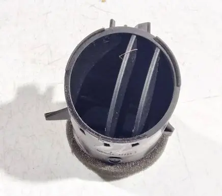 Mitsubishi Colt Dash center air vent grill 05506000 05506-000