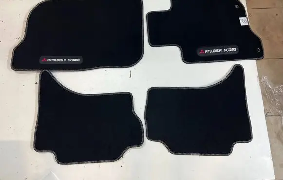 Mitsubishi L200 Car floor mat set MZ314858