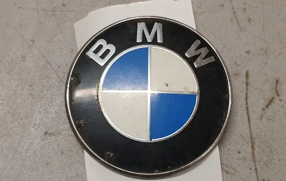 BMW 3 E46 Manufacturers badge/model letters 8219237