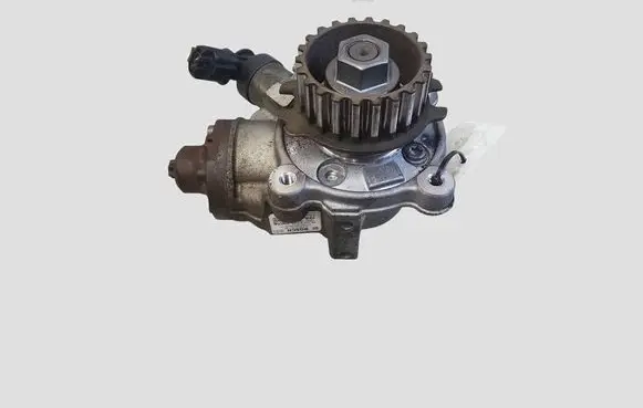 Peugeot 208 I Fuel injection high pressure pump 0445010739 9811347380