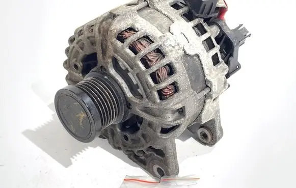 Renault Captur II Generator/alternator 231007769R