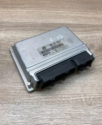 Audi A4 S4 B5 8D Engine control unit/module ECU 8D0907558G 0261204773