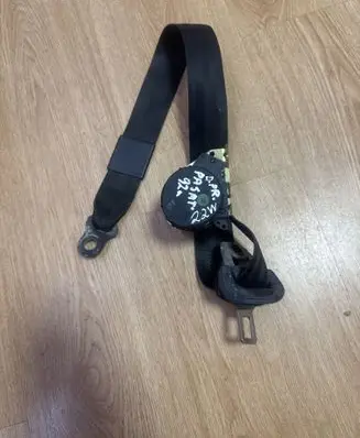 Volkswagen PASSAT B3 Front seatbelt 1116398 357857706 357857706J
