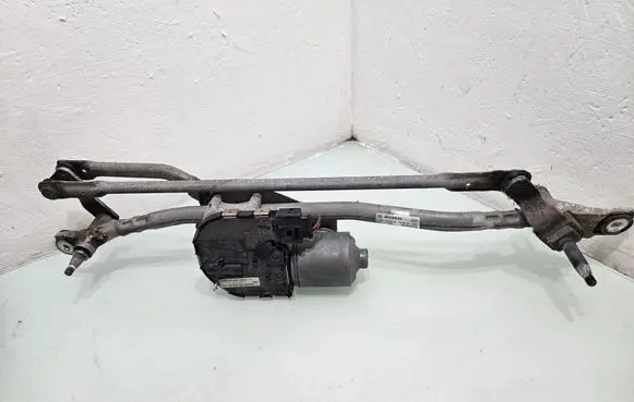 Audi A7 S7 4G Front wiper linkage and motor 4G8955023G