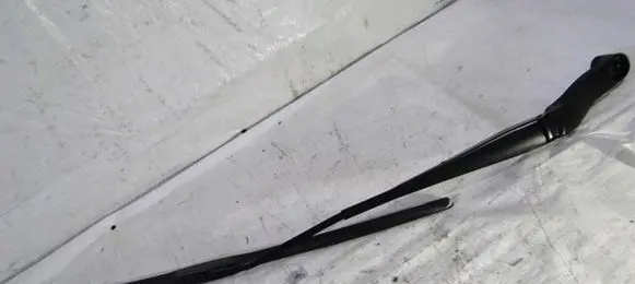 Opel Insignia B Front wiper blade arm