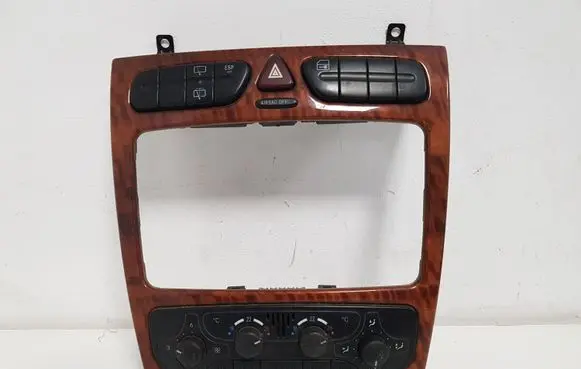 Mercedes-Benz C W203 Dashboard center trim panel A2036802539 A2098300085 2038218258