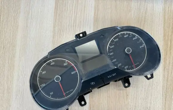Volkswagen Polo V 6R Speedometer (instrument cluster) 6J0920804N