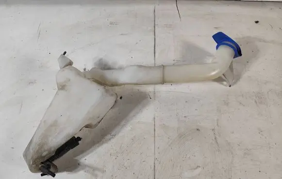 Windshield washer fluid reservoir/tank