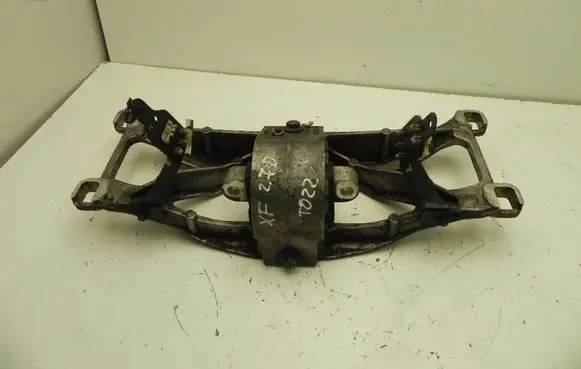 Jaguar XF Engine mount bracket 8X236A026B VD8118