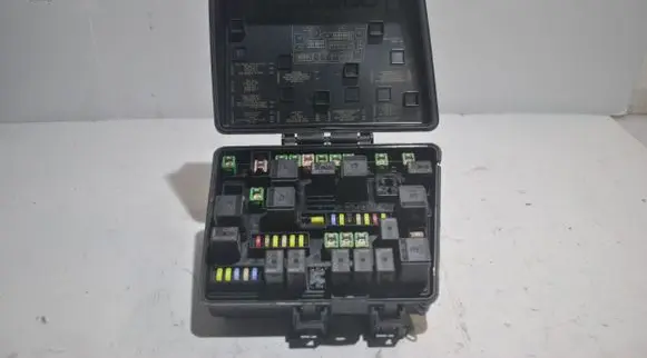 Chrysler Pacifica Fuse box set