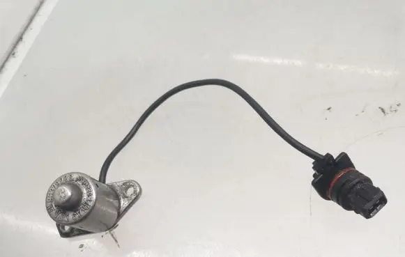 Opel Omega B2 Oil level sensor 90379288
