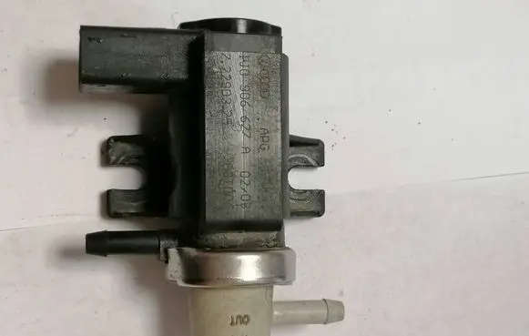 Volkswagen Golf IV Turbo solenoid valve 1J0906627A 72290325