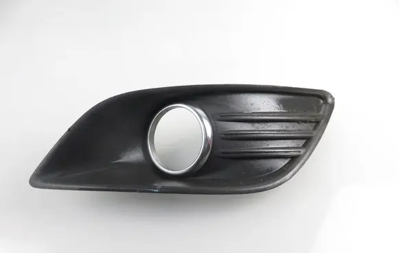 Ford Focus Front bumper lower grill 8M51R19952AE