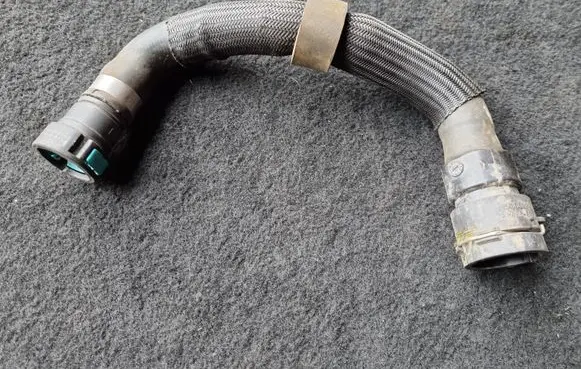 Land Rover Range Rover Evoque L538 Engine coolant pipe/hose GJ328B160AA