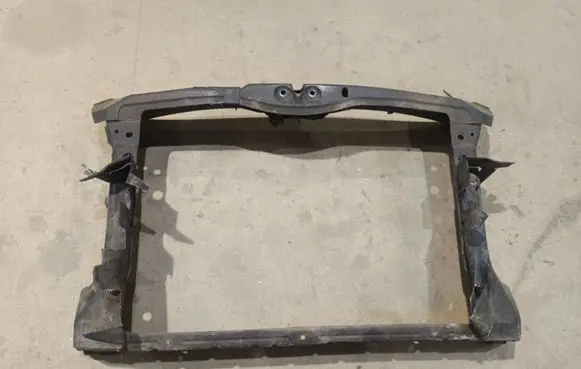 Skoda Octavia Mk2 (1Z) Radiator cooling fan shroud 