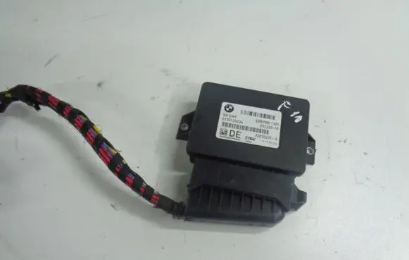 BMW 5 F10 F11 Hand brake control module 6798113 32620231A