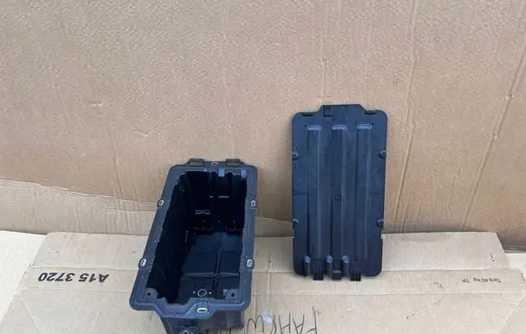 Volkswagen Multivan T7 Battery box tray 7T0801283A