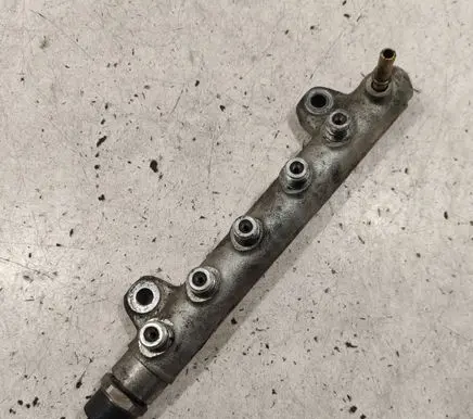 Renault Laguna II Fuel main line pipe 8200148037 0281002568