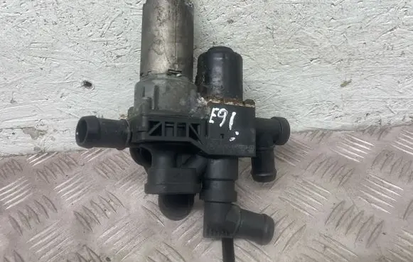BMW 3 E90 E91 Coolant heater control valve 6951813